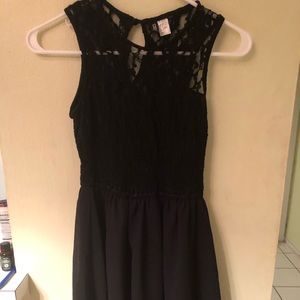 Pretty little lacy black dress size 6